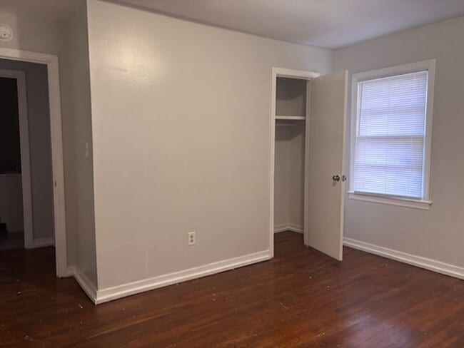 Building Photo - 5448 Keele St