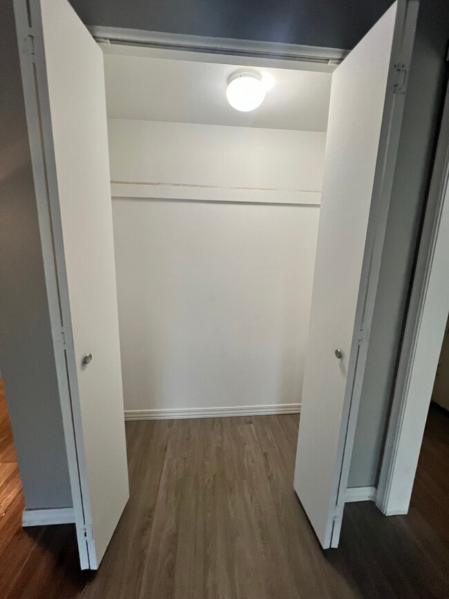 Foto del edificio - 825 Red Bird Ln
