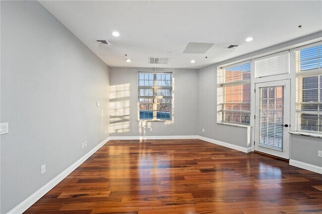 Foto del edificio - 144 Taunton Ave