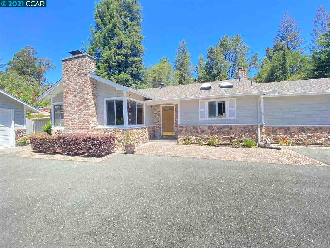 Primary Photo - 249 Rheem Blvd