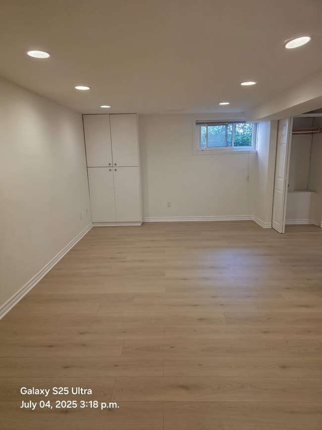 Building Photo - 2 bedroom basement apartment Don Mills & Sheppard