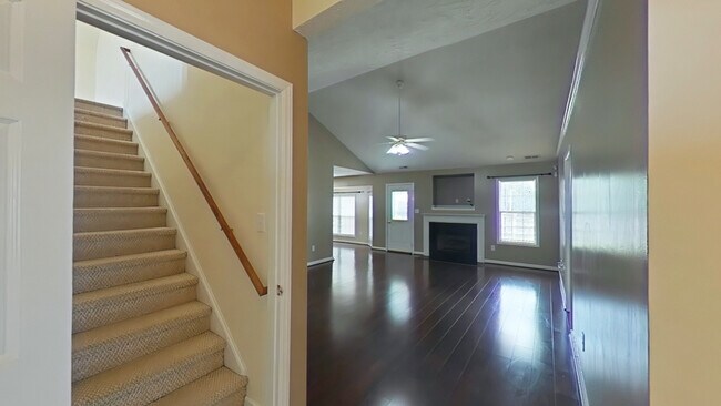 Building Photo - 2004 Ivey Commons Rd