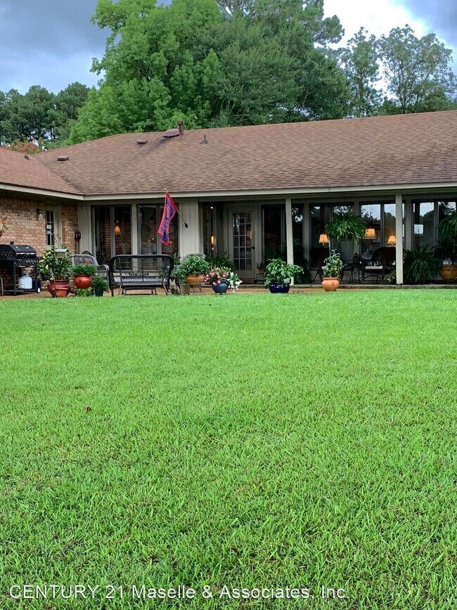 Foto del edificio - 4 br, 3 bath House - 720 Springlake Dr