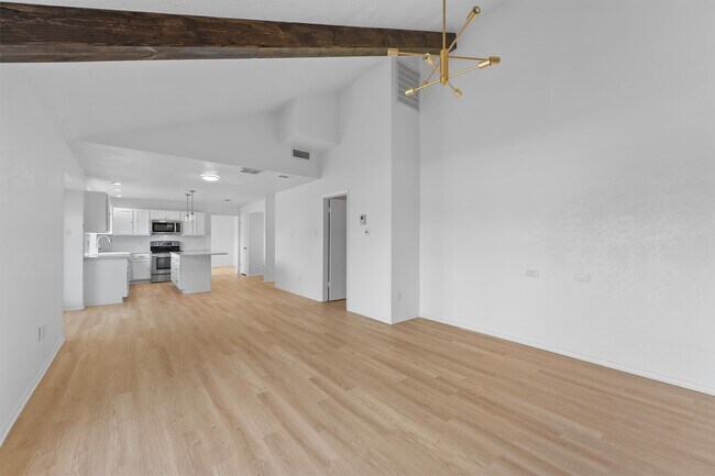 Building Photo - 3223 Deer Valley Dr