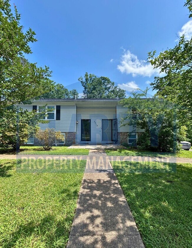 Primary Photo - Spacious 3-Bed, 1.5-Bath Duplex with Priva...
