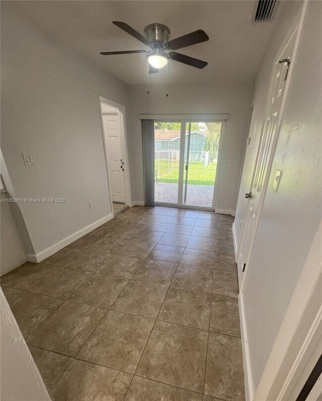 Foto del edificio - 5780 SW 61st St