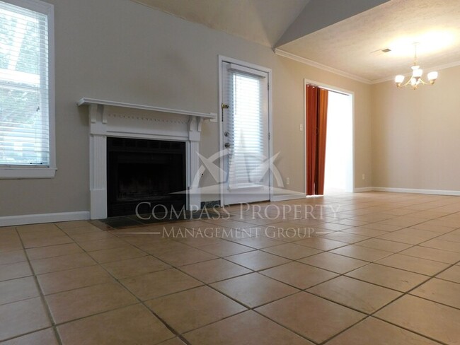 Building Photo - 1711 Cotton Patch Ln