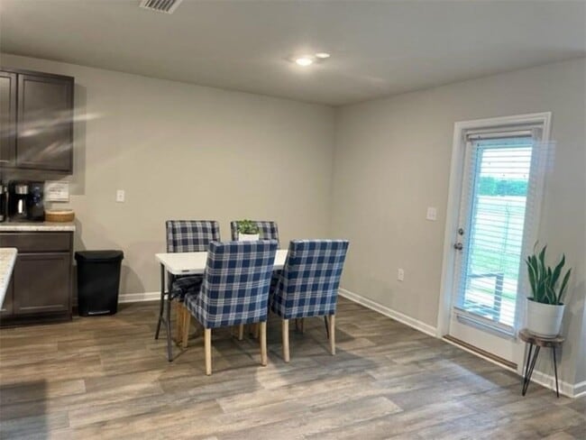 Building Photo - 1518 Majesty Loop