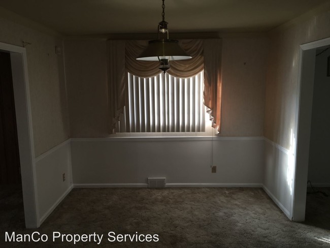 Building Photo - 1440 Cornell Dr