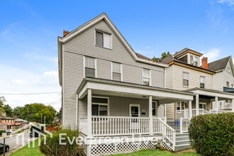 Building Photo - 446 N School St