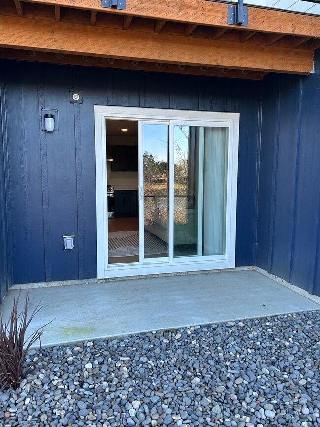 Building Photo - River Run Apartments