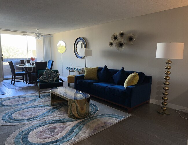 Foto del edificio - 949 Larrabee St
