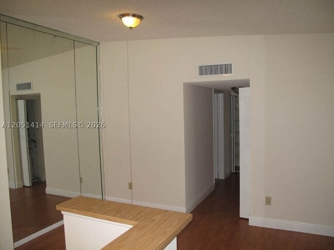 Building Photo - 9632 S Belfort Cir
