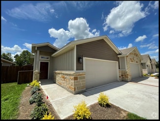 Building Photo - 9807 Grosbeak Ln