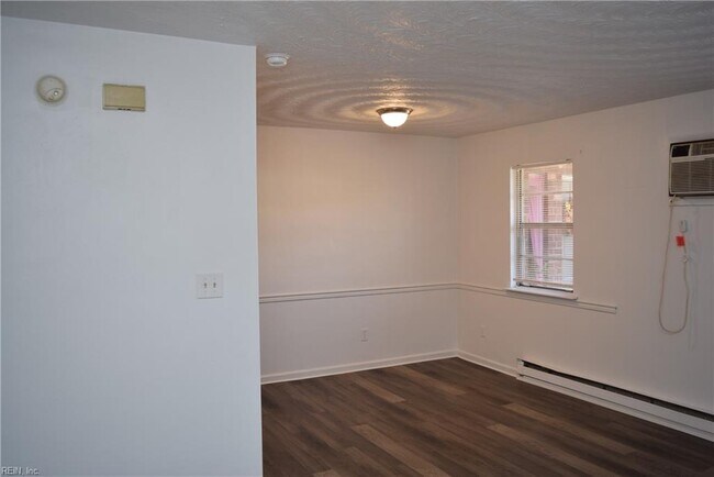 Building Photo - 6228 Chesapeake Blvd