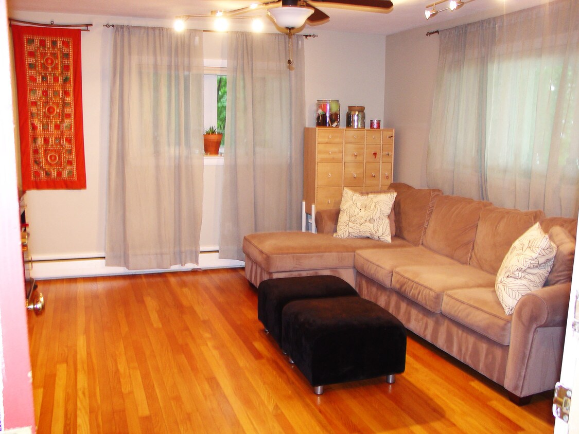 Foto principal - 82 Munroe St