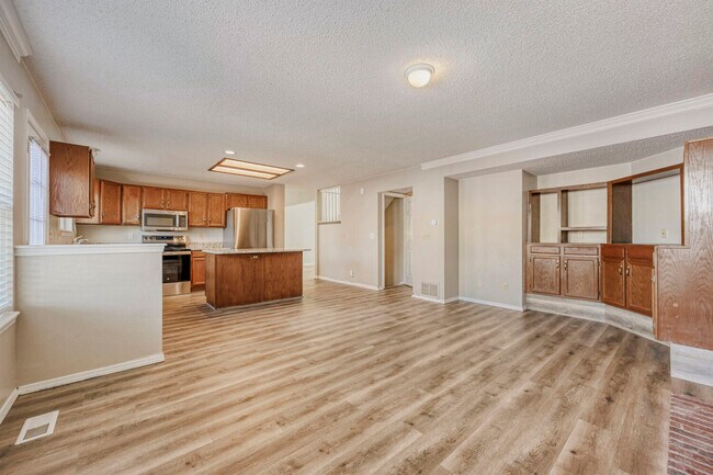 Foto del edificio - 8420 Ilex Dr