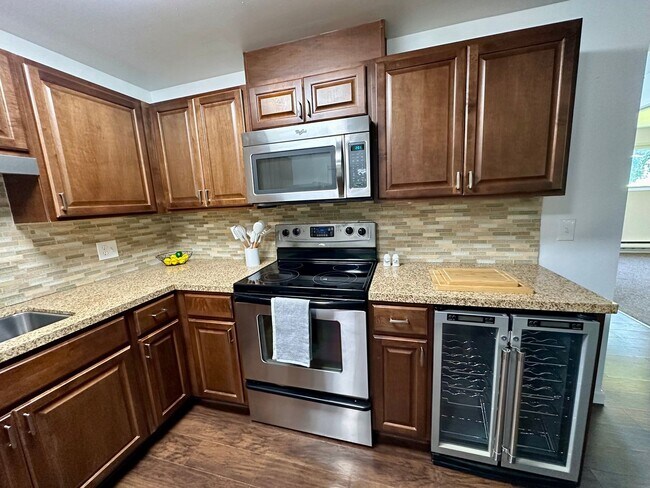 Foto del edificio - Spacious 2-Bed with Washer/Dryer, Dishwash...