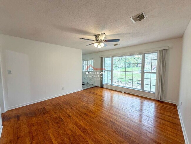 Foto del edificio - 7 N 77th Ave