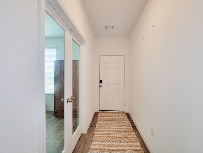 Foto del edificio - Ready to move in! The Granville floor plan...