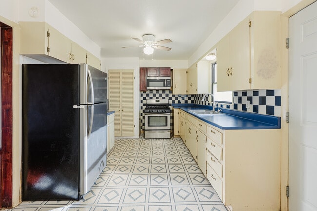 Foto del edificio - 610 E 54th St