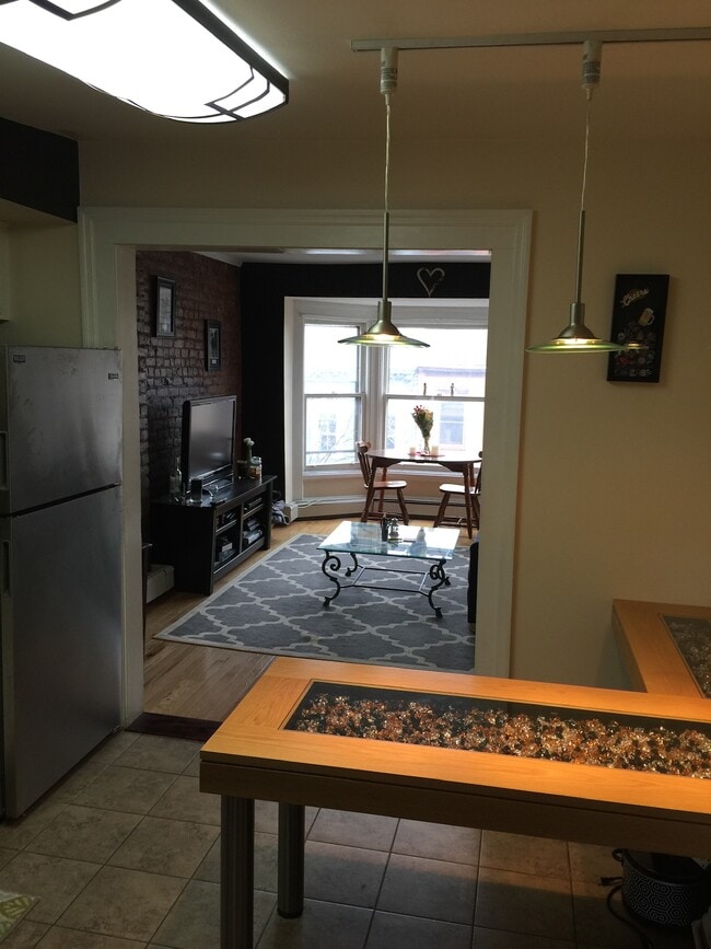 Building Photo - 376 Madison Ave