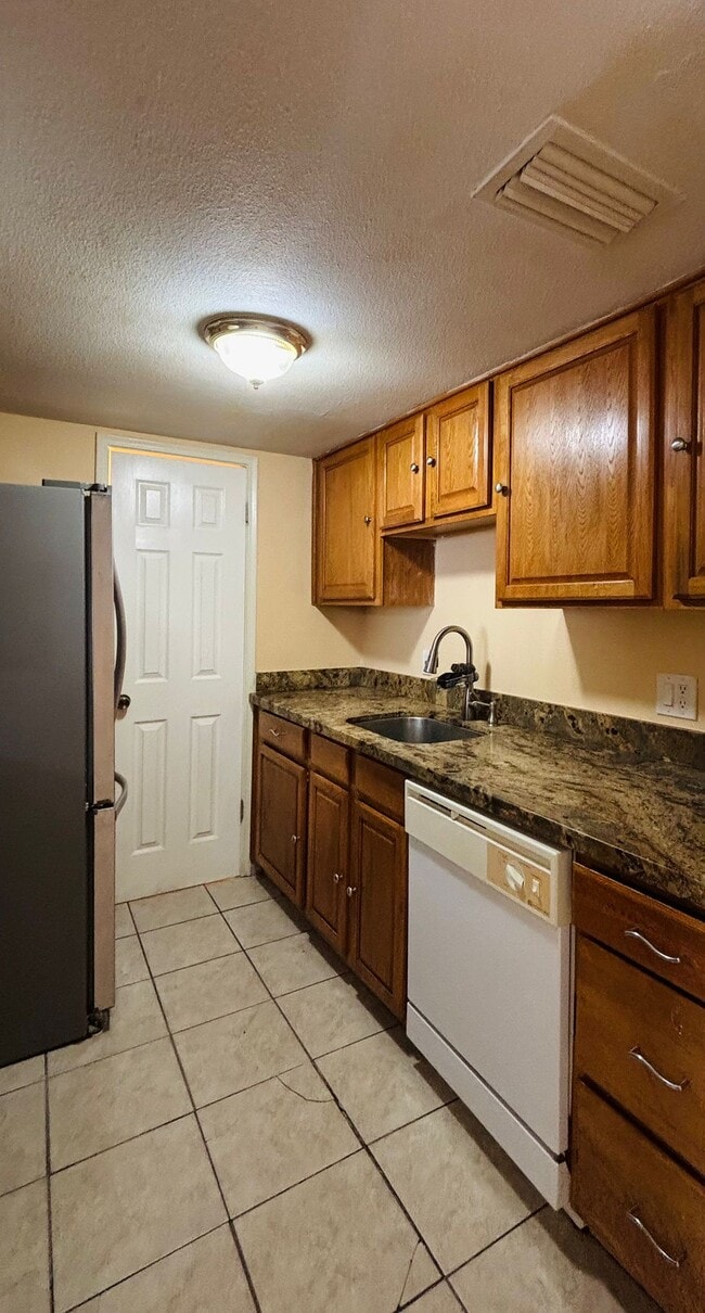 Foto del edificio - 1207 E Townley Ave