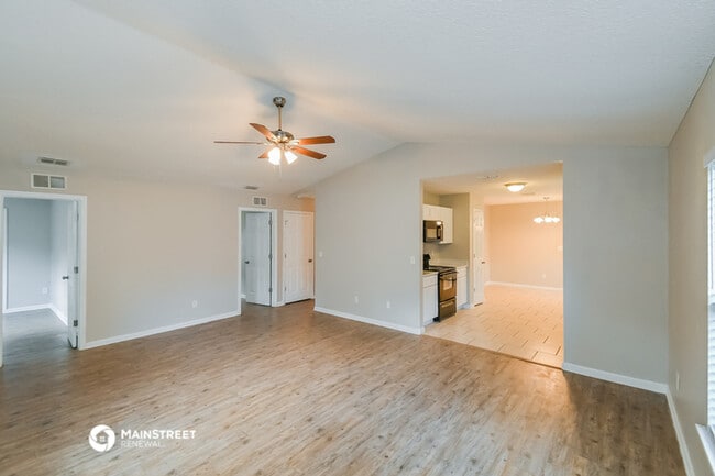 Building Photo - 2923 Lucoma Dr