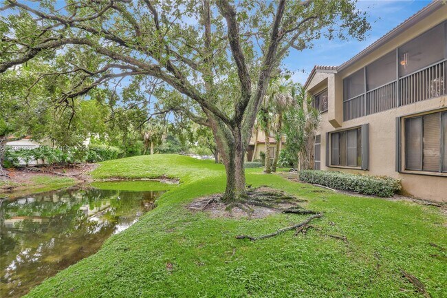 Foto del edificio - 1002 NW 105th Ave