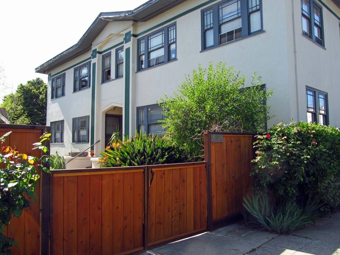 Primary Photo - 55 Echo Ave
