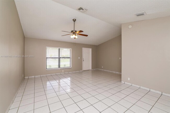 Foto del edificio - 5168 Edgecliff Ave