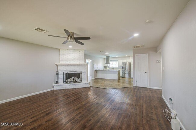 Foto del edificio - 5651 W Monte Vista Rd