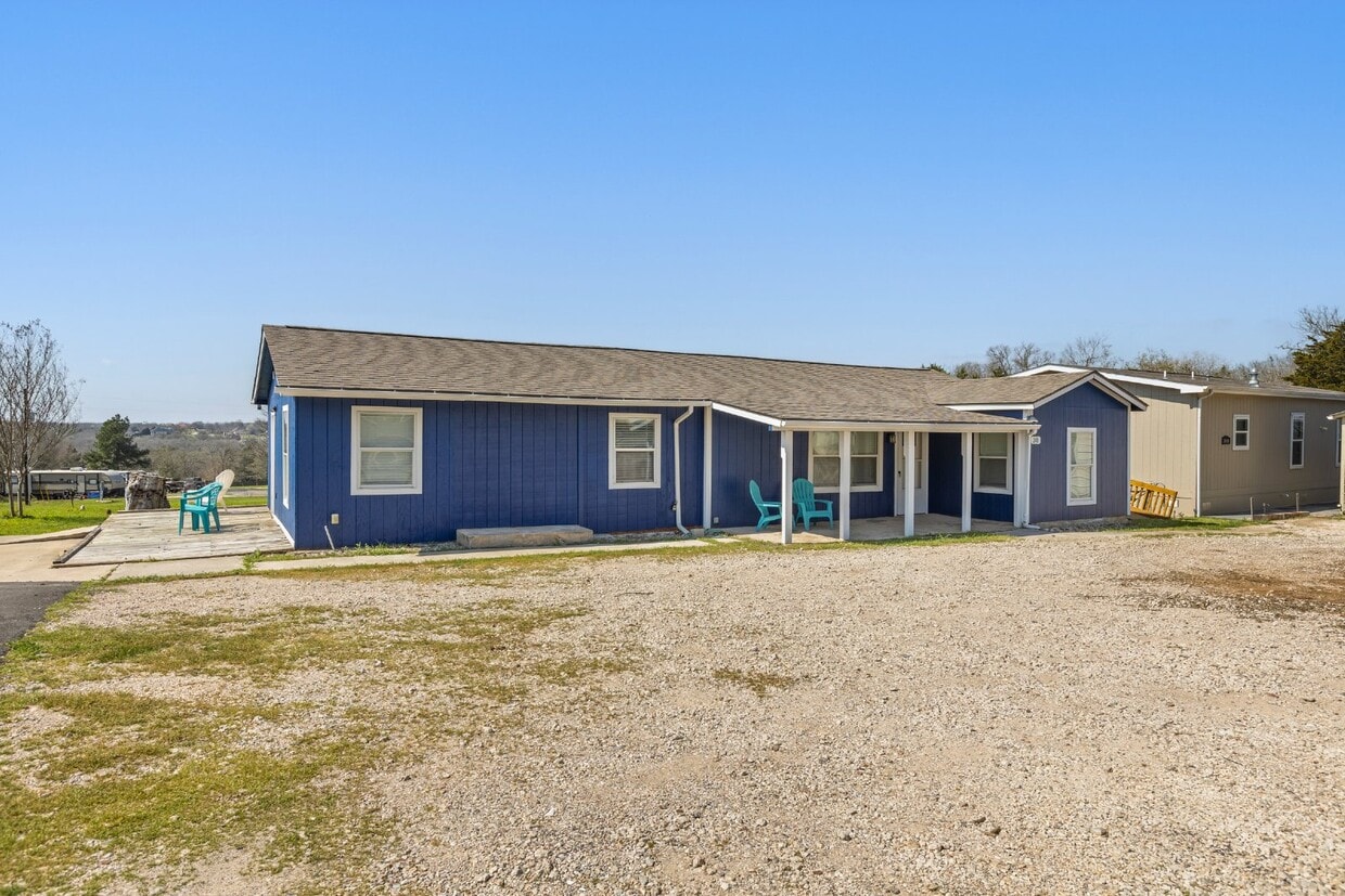 Primary Photo - Well Maintained 3/2 in Cedar Creek