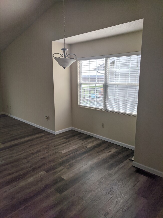 Foto del edificio - 115 Arbor Ln