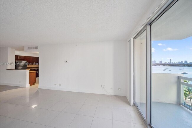 Foto del edificio - 1500 Bay Rd