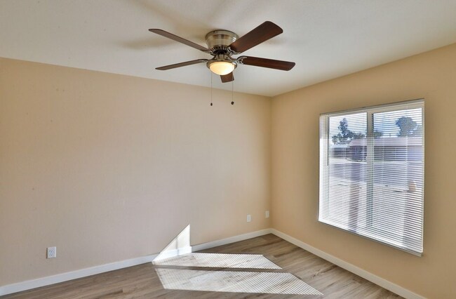 Foto del edificio - Nice Family Home with Huge Yard