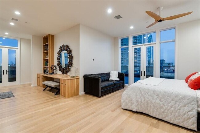Foto del edificio - Fully Furnished-Posh Urban Penthouse in Midtown OKC- 1600 Sq. Ft. Rooftop Terrace with 360 degree...