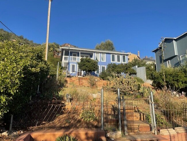 Building Photo - Views Views Views 2 Bed 2 Bath Home in Jer...