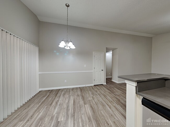 Building Photo - 12219 Stewarts Crossing Dr