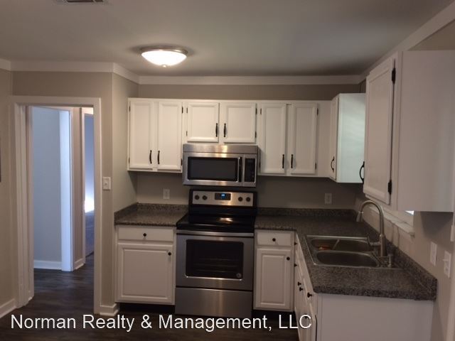 Building Photo - 976 Live Oak Dr