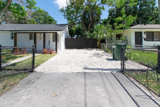 Foto del edificio - 2888 SW 17th St