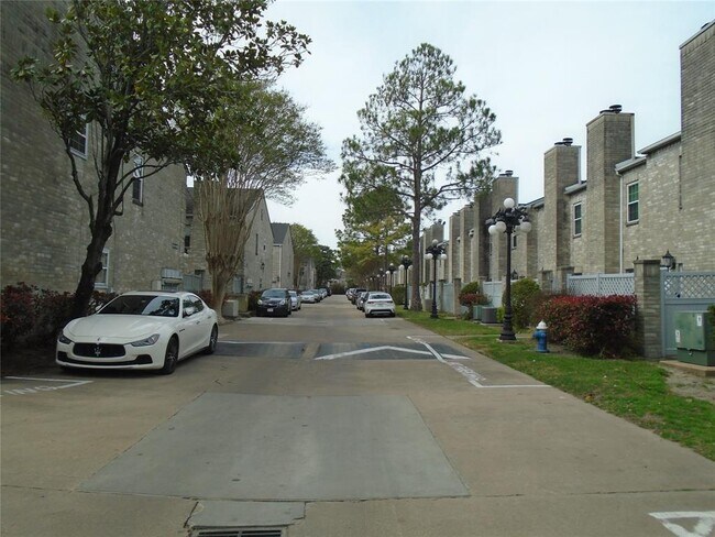 Building Photo - 6000 Reims Rd