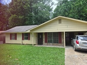 Building Photo - 5629 Queen Mary Ln
