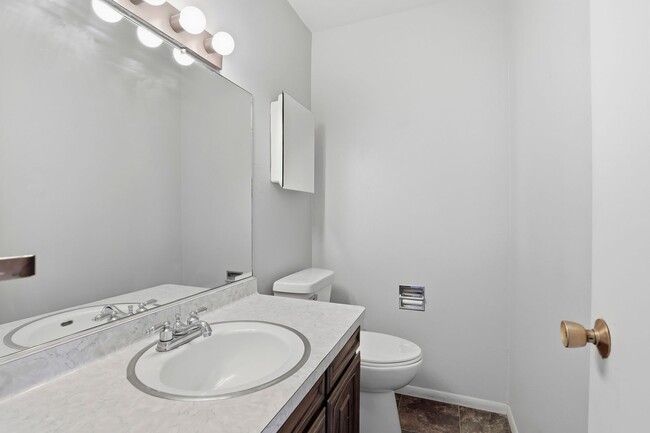 Building Photo - 846/848 Greenwood Court