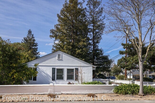 Foto del edificio - 3 br, 2 bath House - 2796 Cowper St