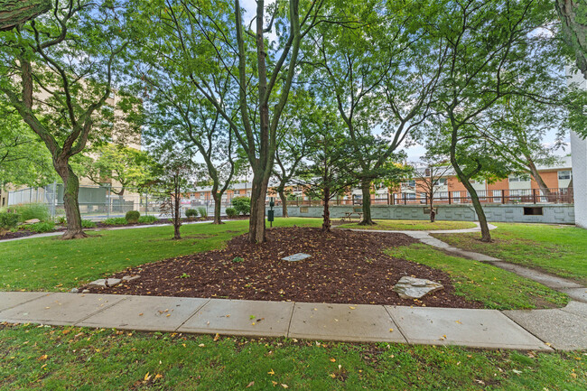 Building Photo - Prince at Trillium Park