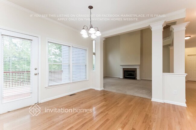 Foto del edificio - 2285 Summit Oaks Ct