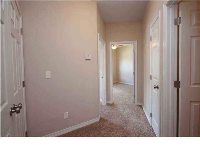 Foto del edificio - 992 Leigh Ann Ln