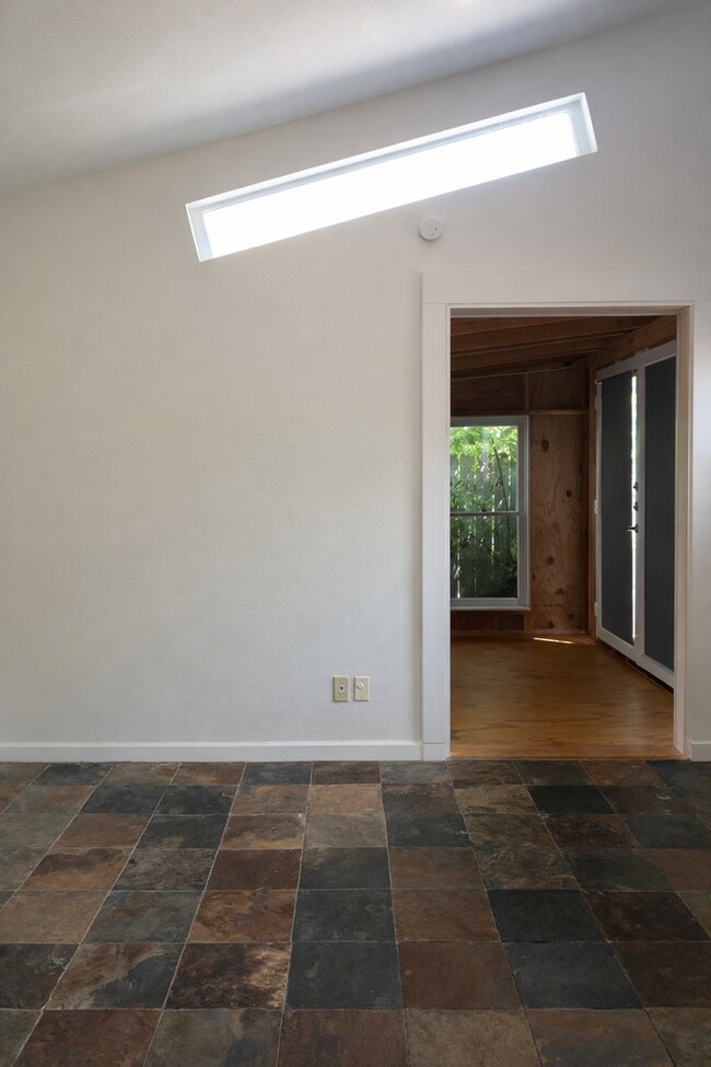 Foto del edificio - 5001 Duval St