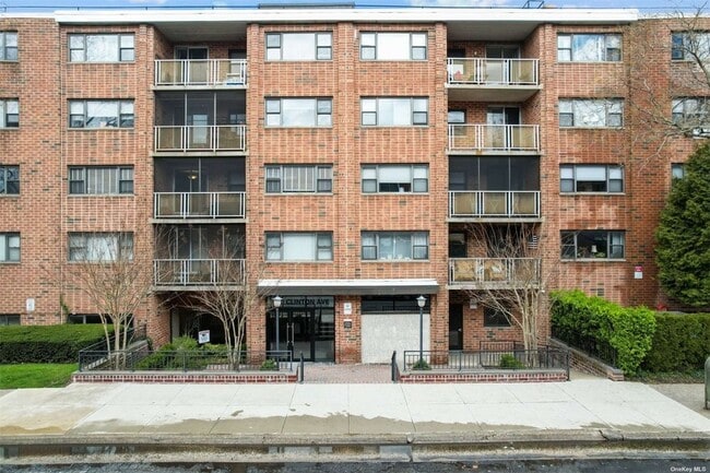 Building Photo - 100 Clinton Avenue Unit 4K